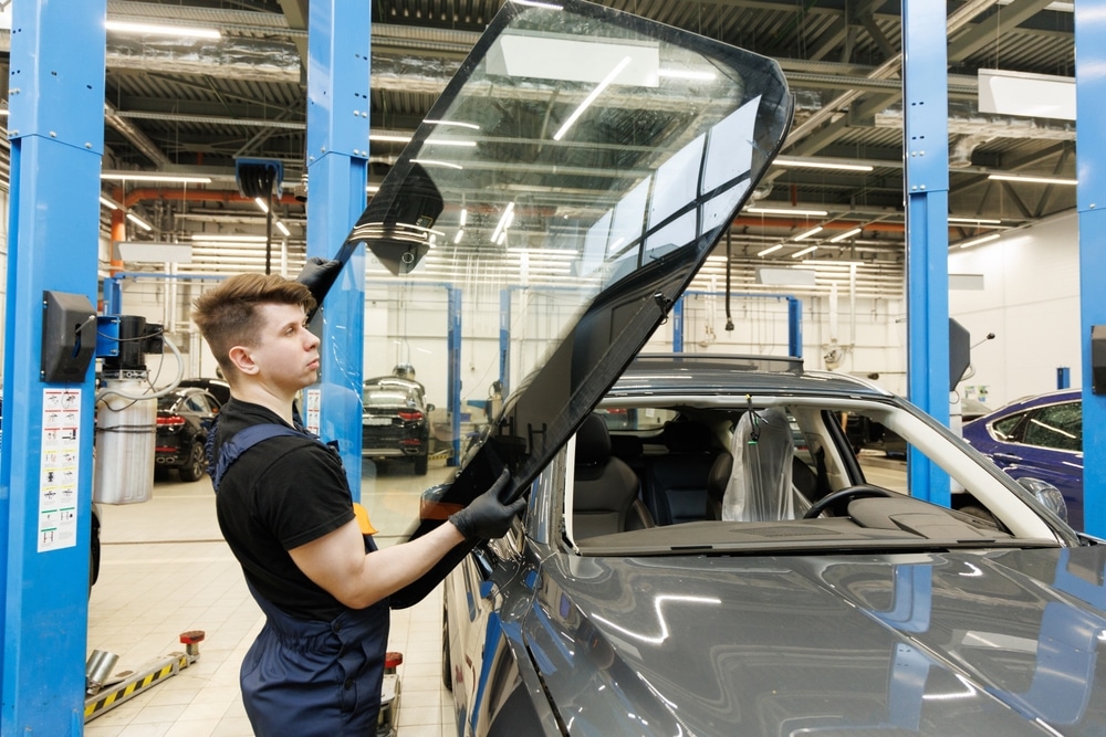 windshield repair and replacement services