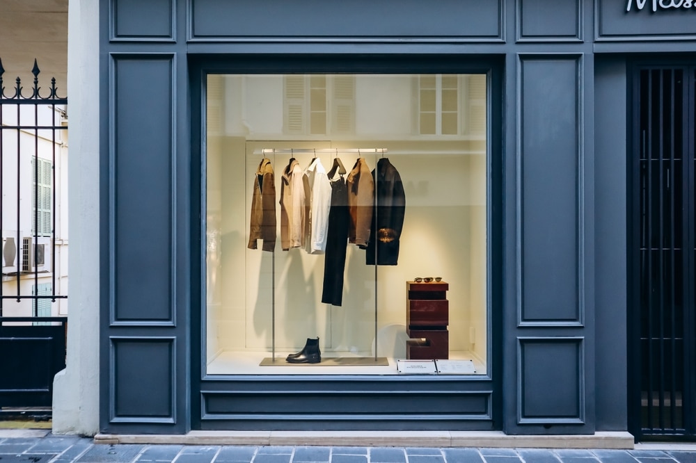 Signs That You Need a Store window glass replacement