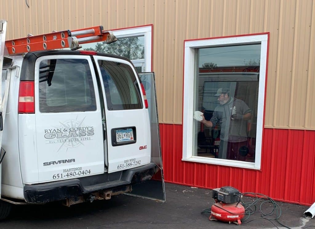 commercial glass replacement